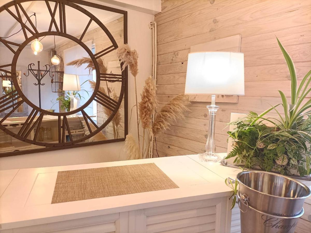 Gite 3 Etoiles Avec Spa, 2 Chambres Le Logis De Pearl Salles-sur-Mer Екстериор снимка